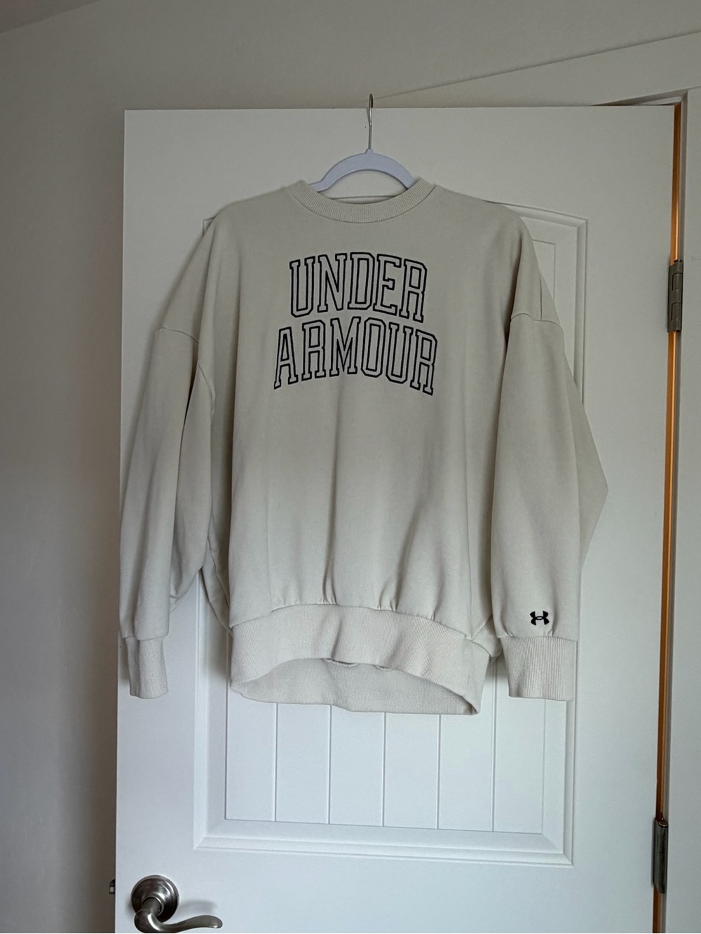 Under Armour Women's Cream Crewneck with Arch Logo